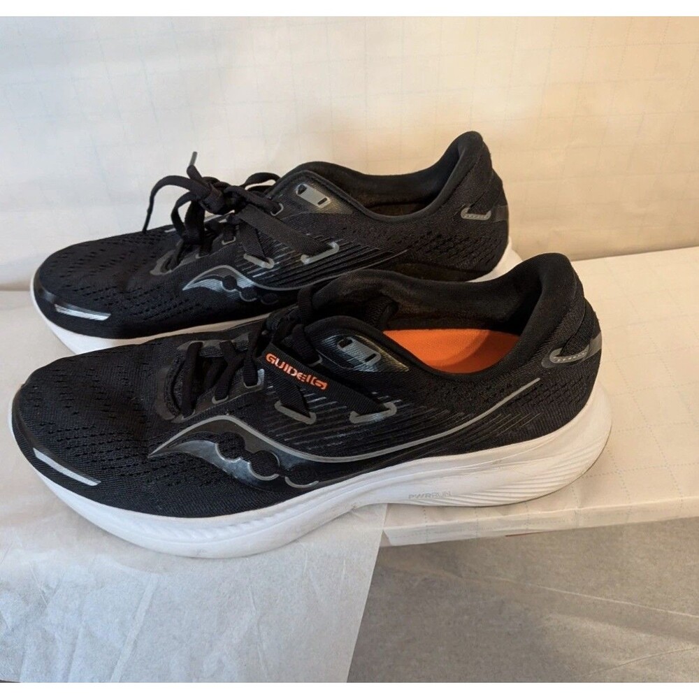Saucony Guide 16 Running Shoes / Size: US 10 Medium/Black & White/Lightweight
